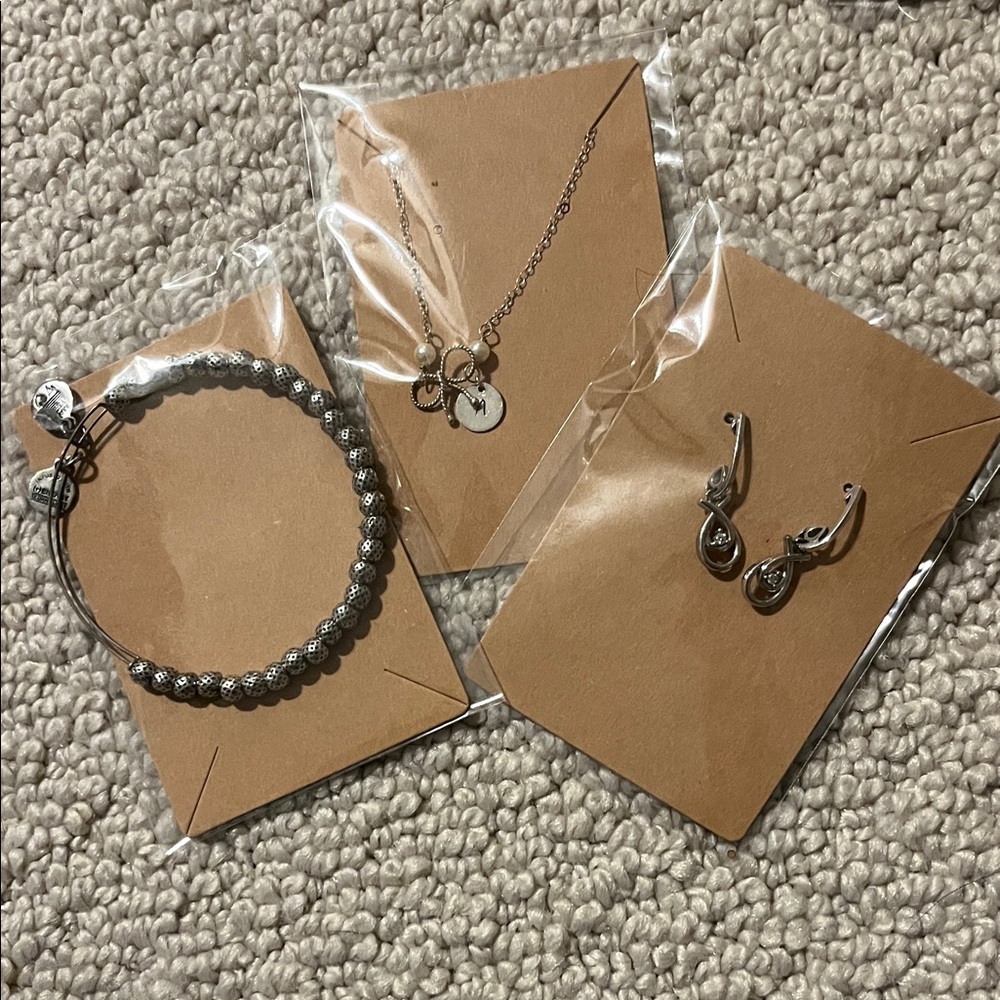 Elegant Silver Jewelry Set